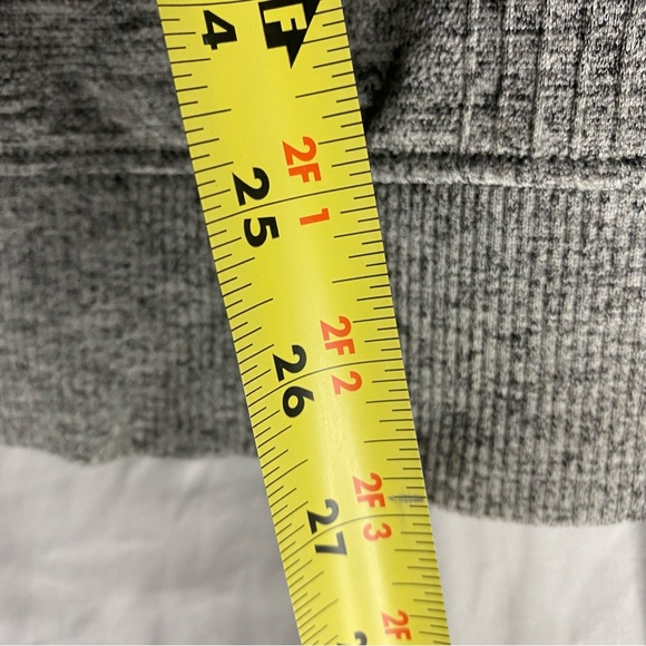Lululemon Engineered Warmth Half Zip M Preppy Casual Light Gray Wool Blend Shirt - Picture 7 of 7